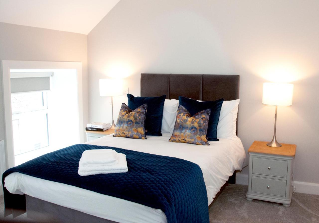 The Dolphin Hotel Crossmolina Exteriör bild