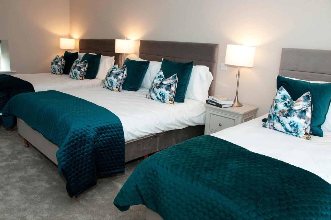 The Dolphin Hotel Crossmolina Exteriör bild