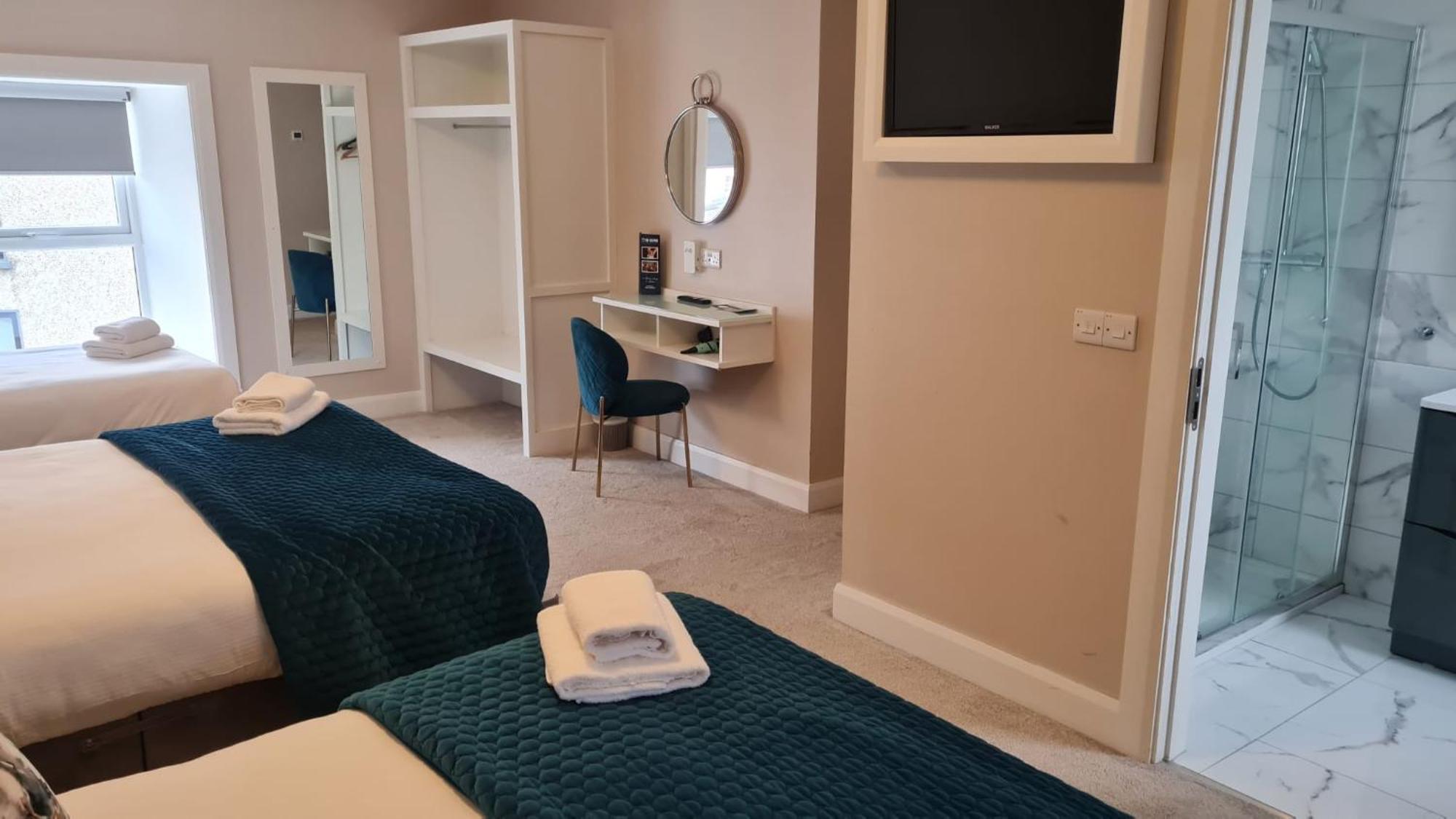 The Dolphin Hotel Crossmolina Exteriör bild