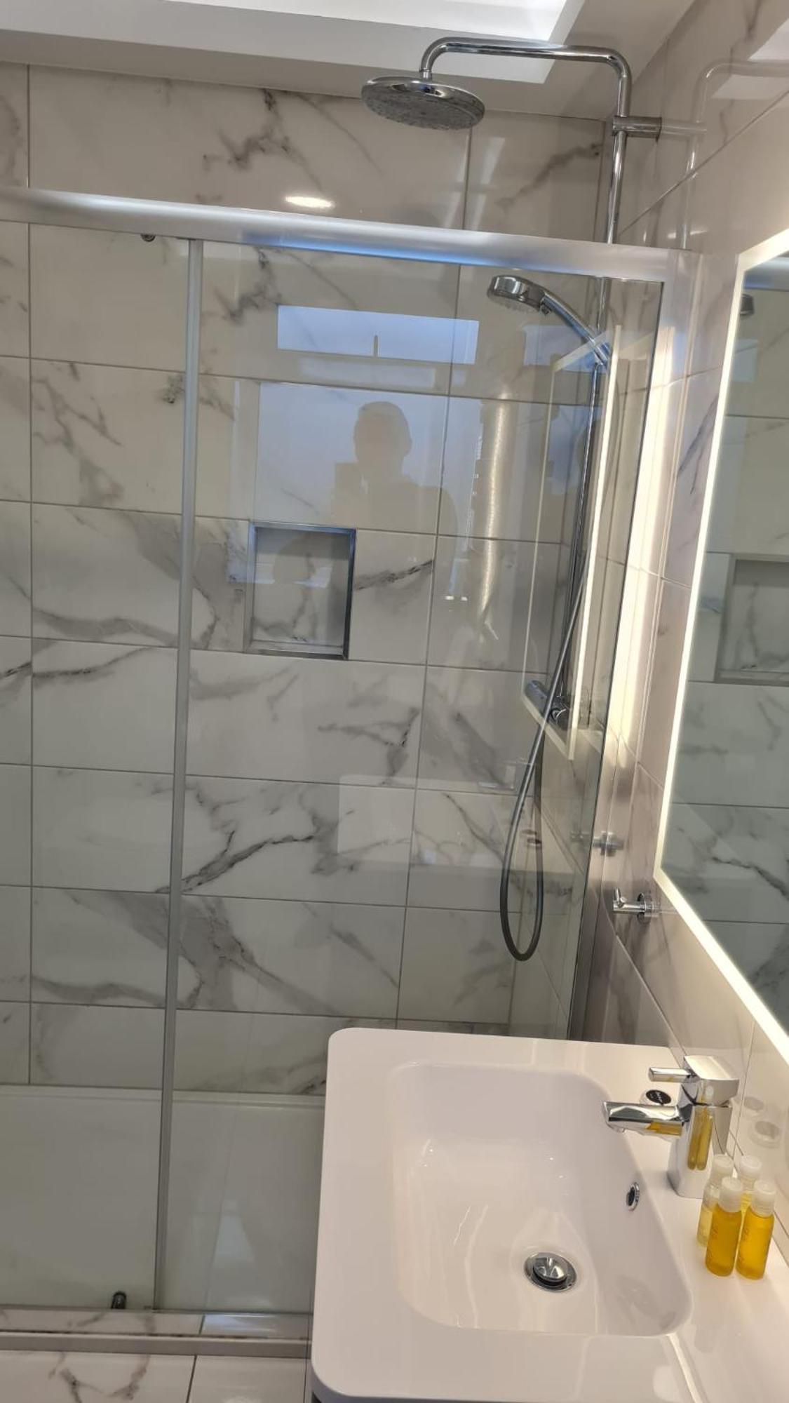 The Dolphin Hotel Crossmolina Exteriör bild